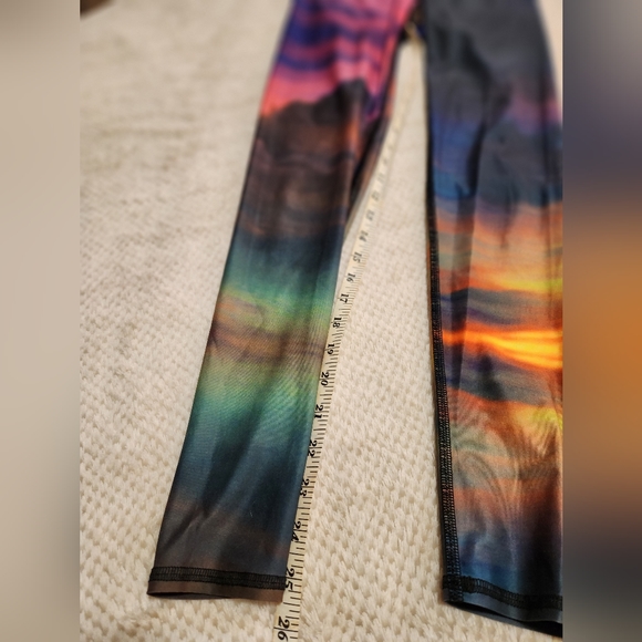 Teeki Yoga Leggings - Beautiful Sunset Print - comfortable like second skin - Picture 3 of 9